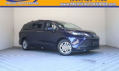 2025 Toyota Sienna XLE