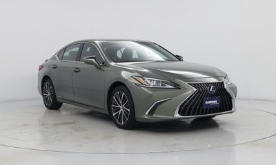 2022 Lexus ES 300H Premium