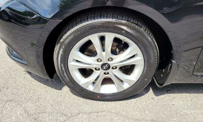 2011 Hyundai Sonata Middle Level