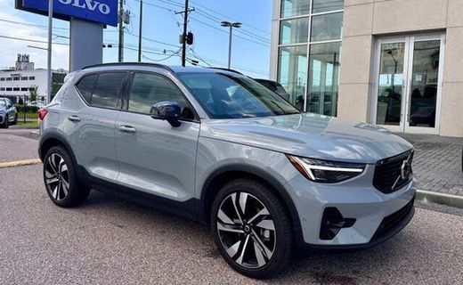 2026 Volvo XC40 Ultra Dark