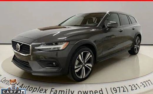 2025 Volvo V60CC Plus