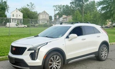 2019 Cadillac XT4 Premium Luxury