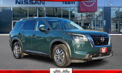 2022 Nissan Pathfinder SL