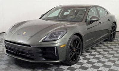 2025 Porsche Panamera 4