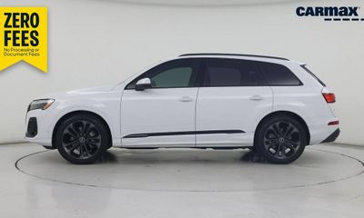 2025 Audi Q7 Quattro Premium Plus