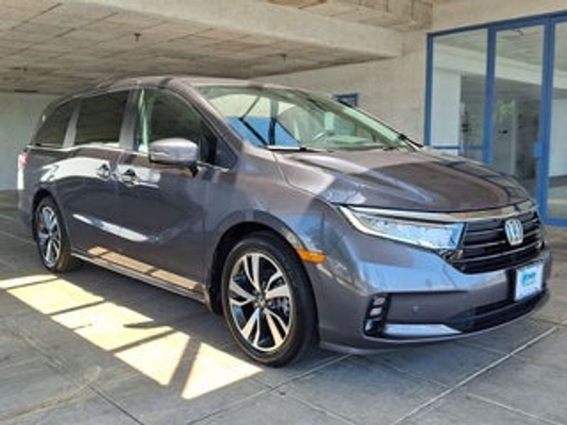 2023 Honda Odyssey — a typically priced live listing