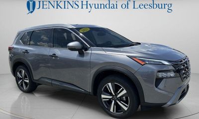 2025 Nissan Rogue SL