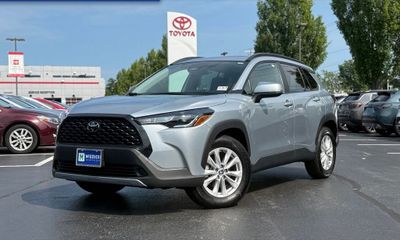 2023 Toyota Corolla Cross LE