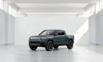 2026 Rivian R1T Premium