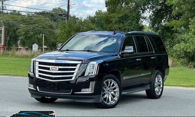 2018 Cadillac Escalade Luxury