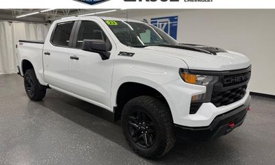 2023 Chevrolet Silverado Trail Boss Custom