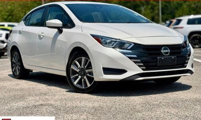 2024 Nissan Versa SV