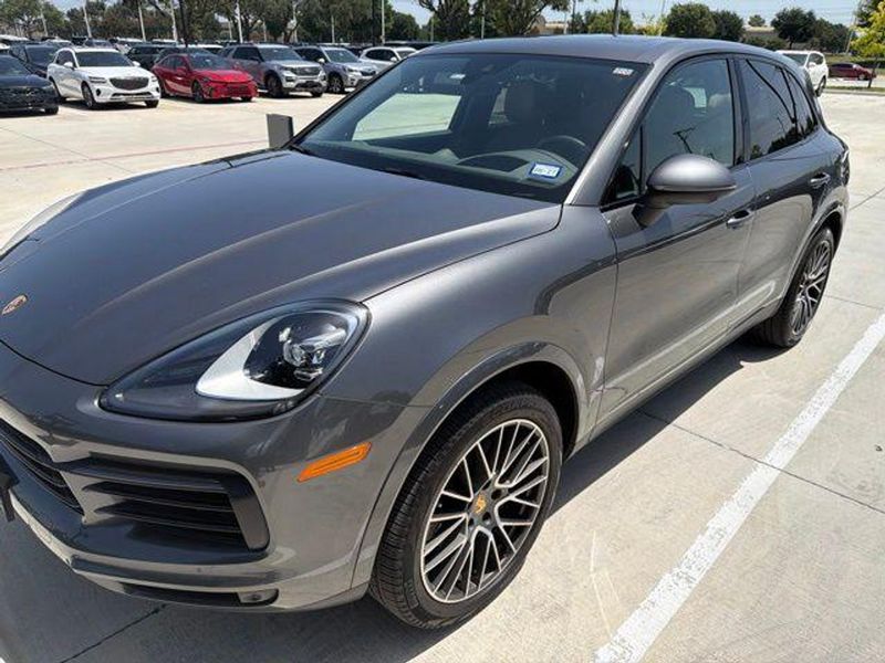 2020 Porsche Cayenne — a typically priced live listing