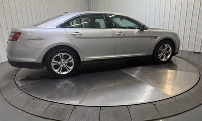 2018 Ford Taurus SE