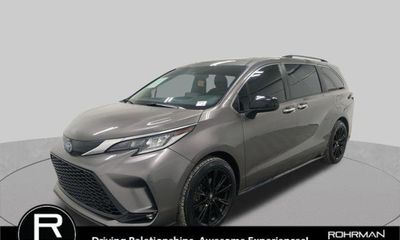 2022 Toyota Sienna XSE