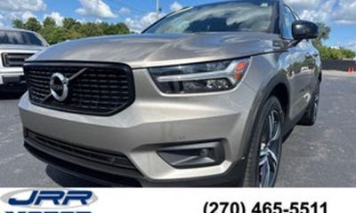 2022 Volvo XC40 R Design