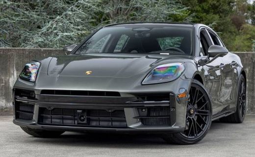 2026 Porsche Panamera GTS