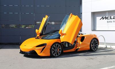2026 McLaren Artura