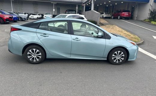 2021 Toyota Prius XLE