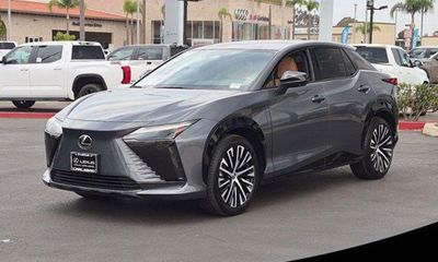 2023 Lexus RZ 450E Luxury Premium