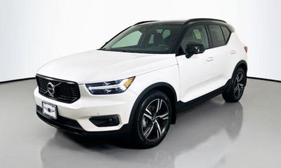 2022 Volvo XC40