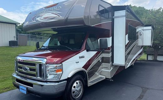2017 Ford E-450 Base
