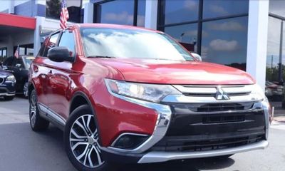 2017 Mitsubishi Outlander ES