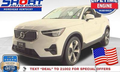 2023 Volvo XC40 Plus Bright
