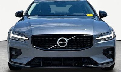 2021 Volvo S60 R Design Momentum