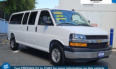 2025 Chevrolet Express LT EXT