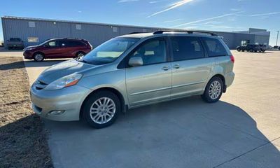 2010 Toyota Sienna XLE