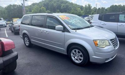 2008 Chrysler Town AND Country Touring Signature