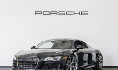 2010 Audi R8 52 Quattro Coupe