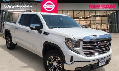 2026 GMC Sierra SLT