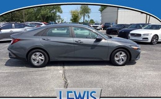 2024 Hyundai Elantra SE