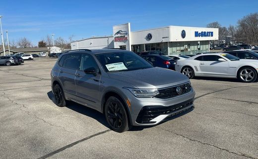 2023 Volkswagen Tiguan 4MOTION SE Black