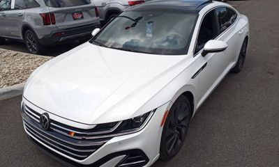 2023 Volkswagen Arteon 4Motion SE R