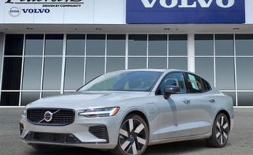 2023 Volvo S60 Ultimate Dark