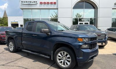 2020 Chevrolet Silverado Custom