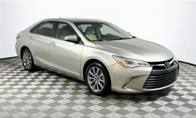 2017 Toyota Camry XLE XSE