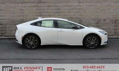 2023 Toyota Prius LE