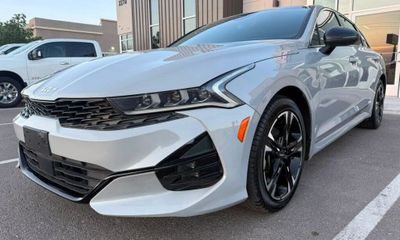 2023 Kia K5