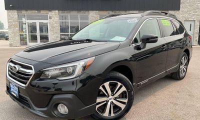 2018 Subaru Outback Limited M R