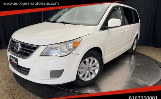 2012 Volkswagen Routan SE