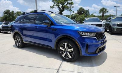 2023 Kia Sorento S
