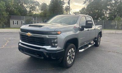 2025 Chevrolet Silverado HD Custom