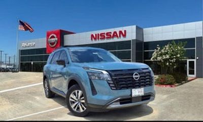2026 Nissan Pathfinder SV
