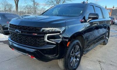 2023 Chevrolet Suburban RST