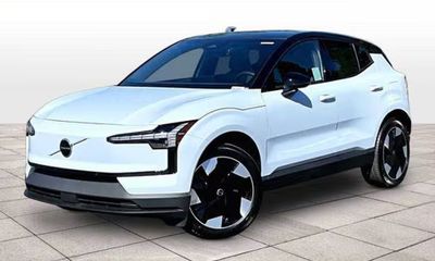 2026 Volvo EX30 Plus