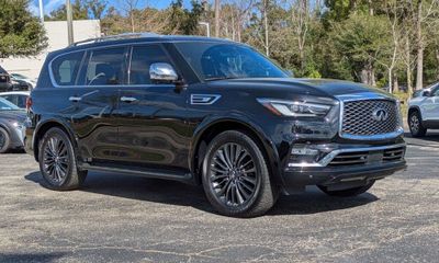 2022 Infiniti QX80 SV